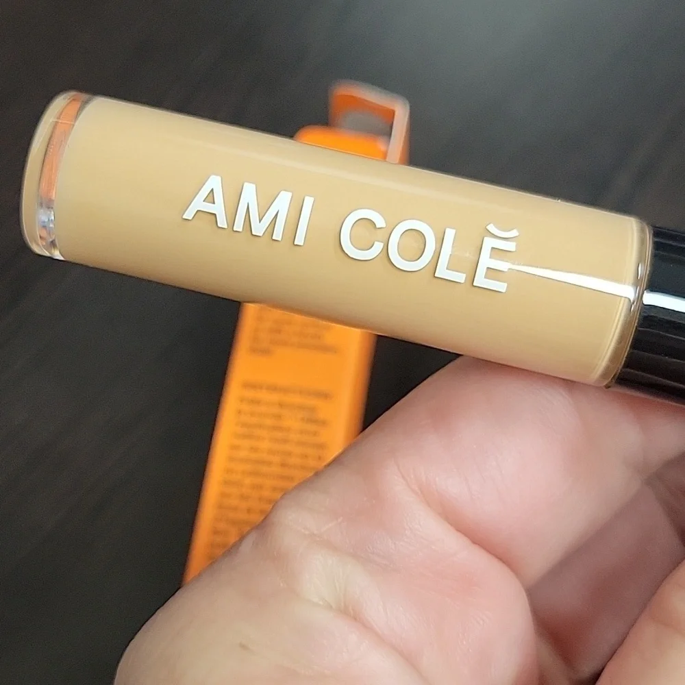 Ami Colé Skin-Enhancing Concealer in the shade Medium 2.5. New In Box